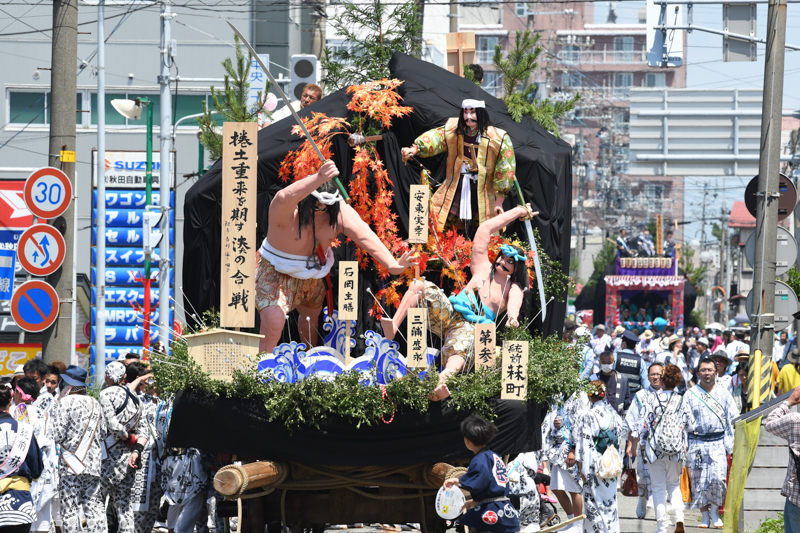 土崎神明社祭の曳山行事